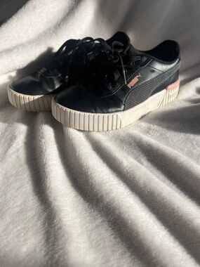 PUMA Girl's Carina 2.0 Corduroy Jr Sneaker
